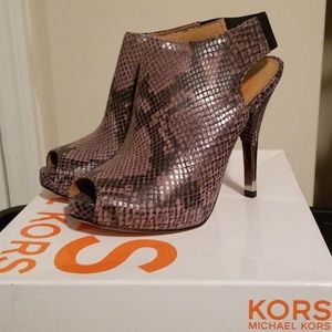 Peep toe 4in Snake Skin leather sandals